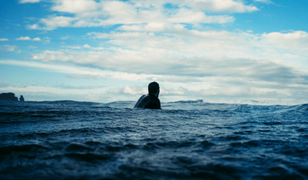 image-of-man-swimming-in-ocen